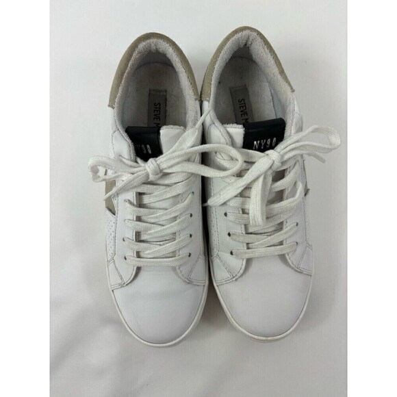 Steve Madden Starling Sneaker White Grey Suede Size 8.5 Perforated Star Accent - Picture 2 of 13